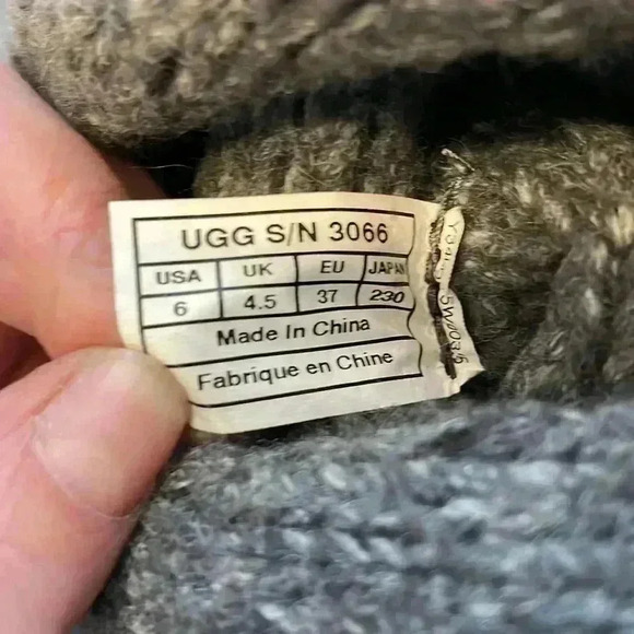 UGGS Women’s Woven Boots - Picture 7 of 7